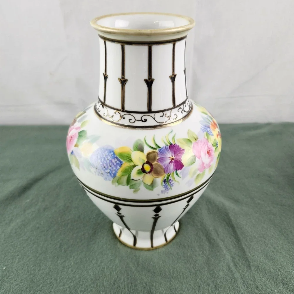 Nippon Hand-Painted Vase Morimura Brothers‎ Floral w/ Vertical Accents